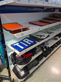 Prodám náhradní díly + autodoplňky pro kamiony. - 16