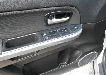 Suzuki Grand Vitara 2,0 i 103 kW 4 x 4 SERVISKA benzín - 16