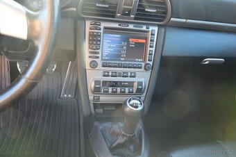 Porsche 911 Carrera - 16
