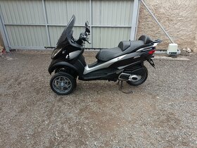 Piaggio MP3 300  2016 CZ doklady v ceně Kufr v ceně - 16