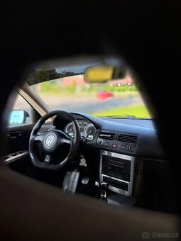 Volkswagen Bora Variant 2.3 V5 125kw AQN Highline - 16