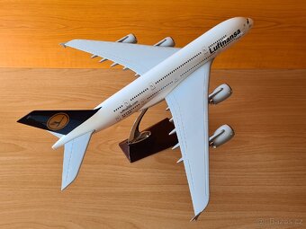 Airbus A380 LUFTHANSA velký model - 16
