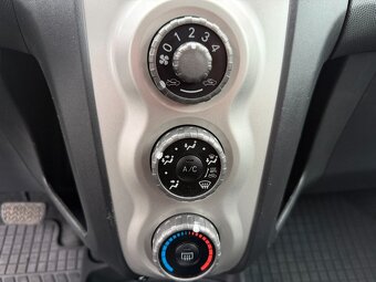 Toyota Yaris 1.3 VVT-i 64kW Automat - 16