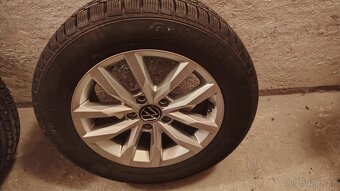 Celoročni alu sada pneu na Passat B8 - 16
