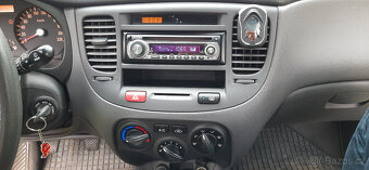 Kia Rio 1.4 DOHC 16V - 71kW - benzín - 16