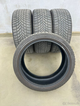 235/40R19 zimní pneu BRIDGESTONE BLIZZAK LM005 - 16