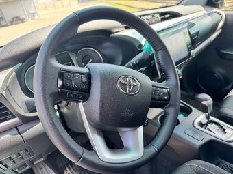 Toyota Hilux 2024 2.8 1.Majitel ČR - 16
