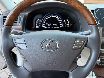 Lexus LS 600h V8, koupeno v ČR - 16