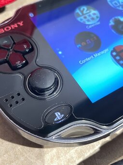 PS VITA PCH-1004 OLED displej -folia +8GB - 16