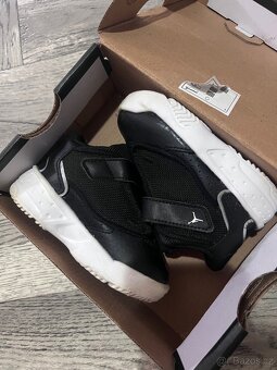 Značkové oblečení a boty - 16