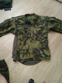 Vojenské oblečení, boty, opasek, popruh, barakuda, rukavice. - 16
