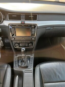 Škoda Superb combi 2.0 TDI 125 kw DSG.   MAXIMÁLNÍ VÝBAVA - 16