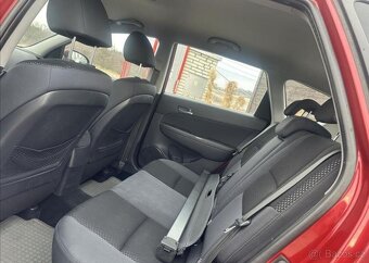 Hyundai i30 1,4 CVVT 1.MAJITEL ČR +ALU benzín manuál 80 kw - 16