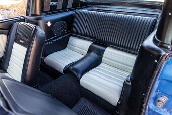 Ford Mustang Fastback - 16