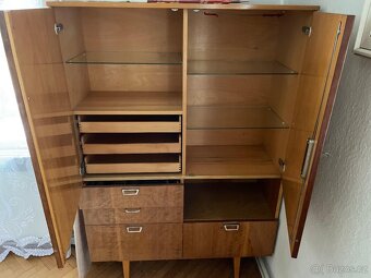 Starožitné skříně - 16