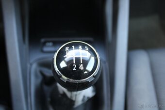 Volkswagen Golf 1,9TDI 77KW, STK 2/2026, KLIMA, r.v. 2004 - 16