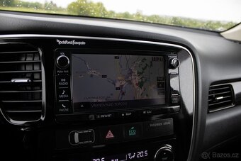 Mitsubishi Outlander 2.2 DI-D Instyle - 16