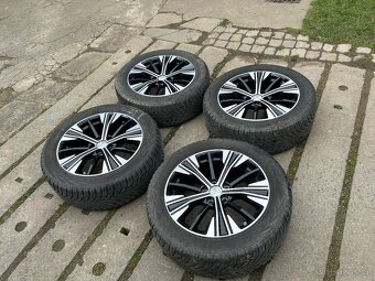 Mitsubishi Outlander III 2,0 4x4  r.v.2019 7míst - 16
