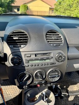 VW New Beetle Cabrio 2.0i - 16