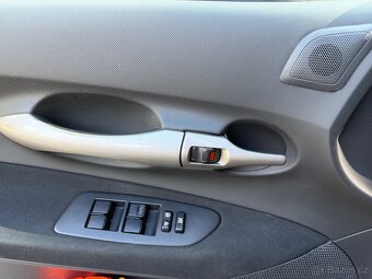 Toyota Auris 1.4 D-4D 66kw, NOVÁ STK - 16