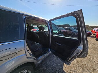 Ford Galaxy 20 TDCi 103KW Ghia 7.místné - 16