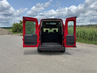 Fiat DOBLO PANORAMA 1.4i 70kw, KLIMATIZACE, NOVÁ STK, 5 MÍST - 16