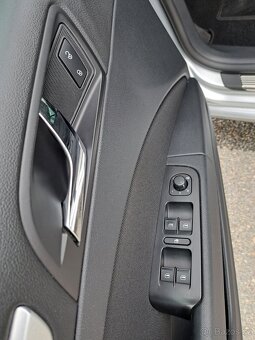 Škoda Superb Combi - 16