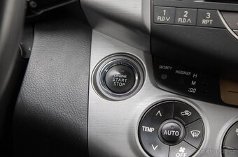 Toyota RAV4 2.2 D-4D - 16