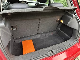 Mini Cooper One R50 1.6 85kW Najeto 105tis Klima ALU kola - 16