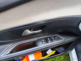Peugeot 3008 GT line 2.0 HDI 133 kW, SUV, sportovní model - 16