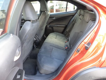 Lexus UX 200 Launch Edition 4x2 - navi,LED,temp,vyh.s,171 PS - 16