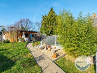Prodej dvougeneračního rodinného domu 170 m², pozemky 864 m² - 16