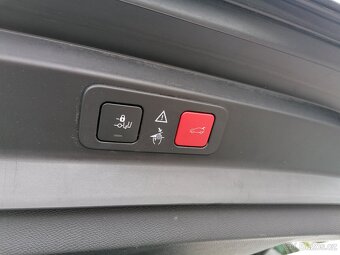 Peugeot 5008 1.5 HDiGT-LINE7-místPano - 16