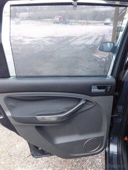 Ford C-max 2.0 TDCi,,TITANIUM,pěkný,BEZ KOROZE,tažný - 16