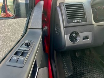 VW MULTIVAN - 16