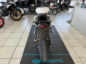 CFMOTO 675 SR-R - šedá, bílá skladem AKCE HELMA - 16
