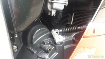 Suzuki GSXR 750 - 16