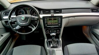 Superb 2.0 tdi dsg NAVI,pěkný stav. - 16