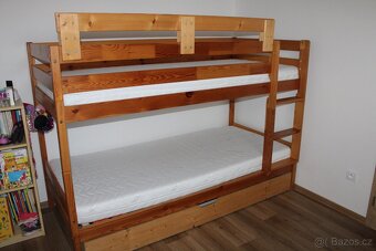 Patrová postel z masivu, palanda - 16