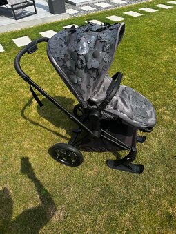 Cybex Priam kočárek Flowers Grey - 16
