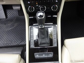 Škoda Superb 2.0 TDI Combi 4x4 L&K r.v.2018 (DPH) ČR - 16