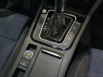 VW Passat B8 GTE Variant 1.4 TSI Hybrid - záruka Autodraft - 16