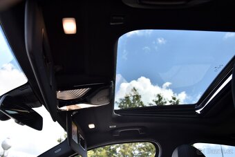 BMW g20 330e INDIVIDUAL,LASER,HUD,ŠÍBR,KŮŽE,VÝHŘEV,ZÁRUKA - 16