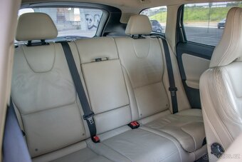 Volvo XC60 D4 2.4L Summum AWD Geartronic - 16