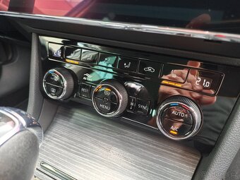 Škoda Superb 3 Combi 2.0TDI 110kW DSG ACC - záruka Autodraft - 16