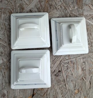 3 ks Starožitné dózy s motivem fialky. - 16