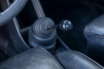 Porsche 911 930 Turbo - 16