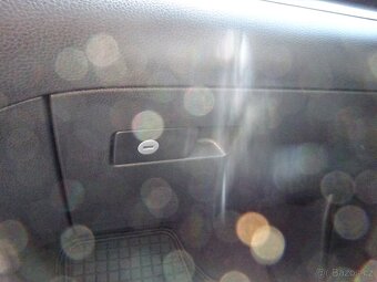 Volkswagen Sharan 2.0 TDI – Automat, 7 míst. TOP STAV - 16