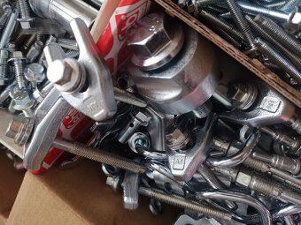 Opel vivaro, 2,0dci, 84kw, 9 míst - 16