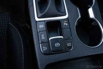 Kia Sportage 1.6 CRDi 100kW Mild Hybrid 48V AT Black Edition - 16